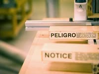 Peligro Notice