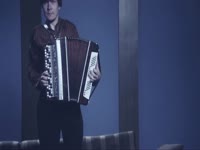 Accordion: Sitting